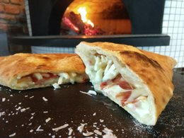 22. CALZONE LUCANO 